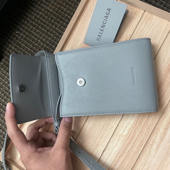 Small BALENCIAGA cross body phone bag - Picture 3 of 7